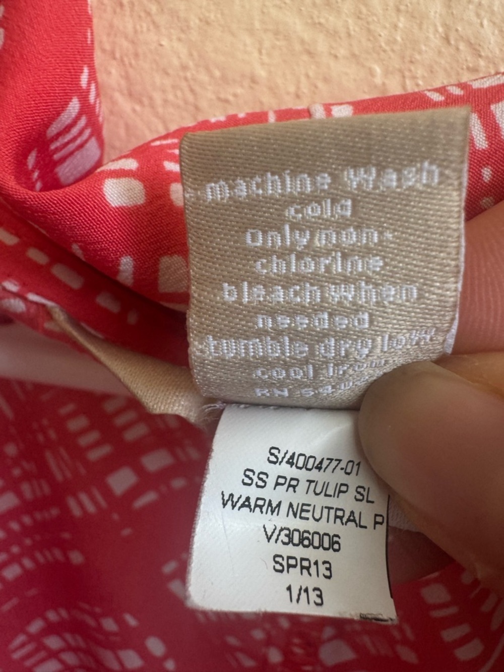 Banana Republic Pink White Geometric Print Cowl Neck Blouse Cap Sleeve Top Y2K - Picture 6 of 6